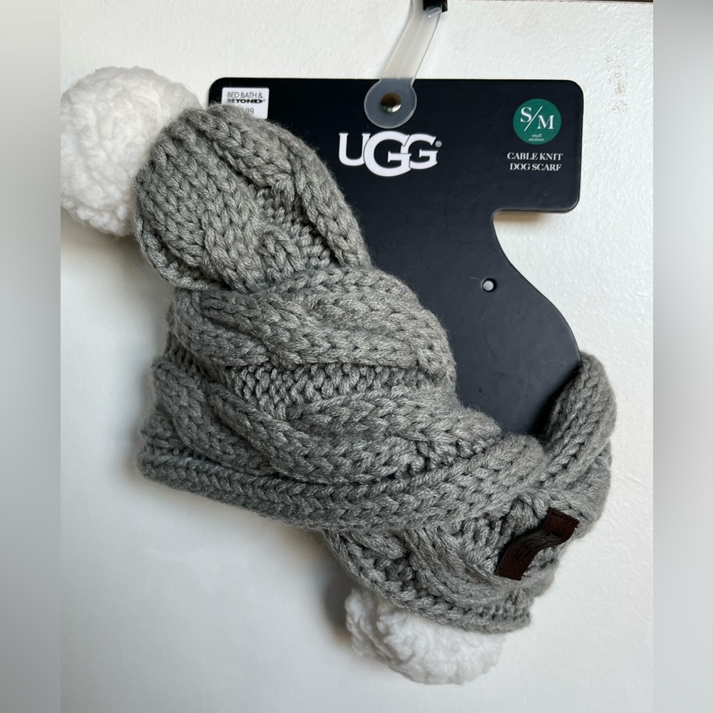 NWT UGG Gray Cable Knit Pet Scarf